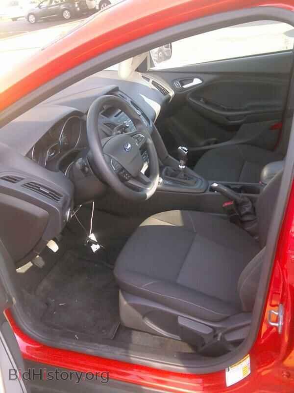 2017 Ford Focus - VIN: 1FADP3FE7HL227722 - Фото 3