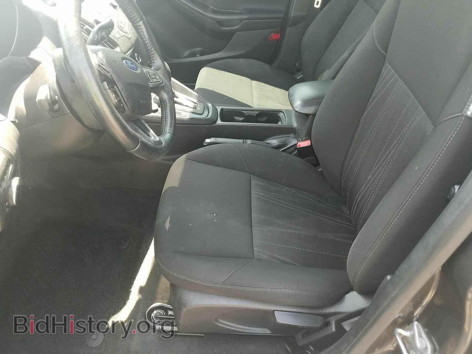 2016 Ford Focus - VIN: 1FADP3F29GL212613 - Photo 3