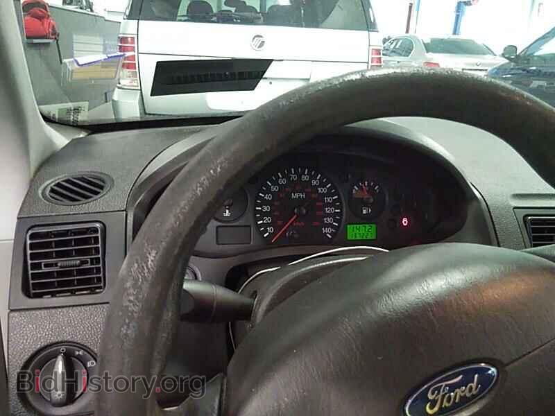 2007 Ford Focus - VIN: 1FAFP31N37W152286 - Фото 8