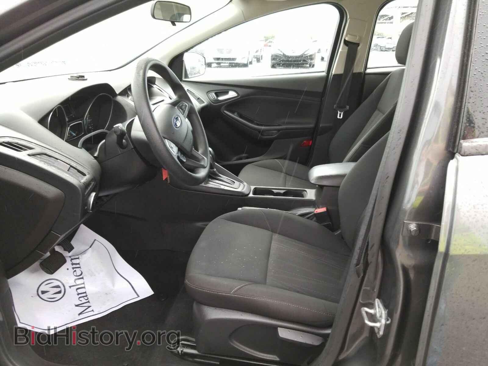 2016 Ford Focus - VIN: 1FADP3F24GL350382 - Photo 3