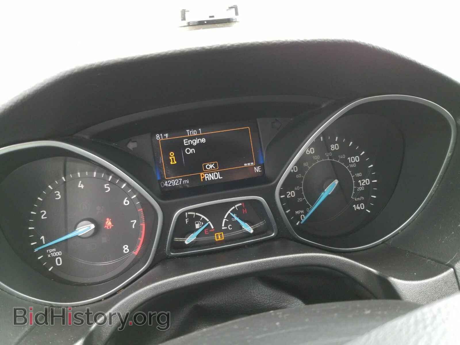 2016 Ford Focus - VIN: 1FADP3F24GL350382 - Photo 5