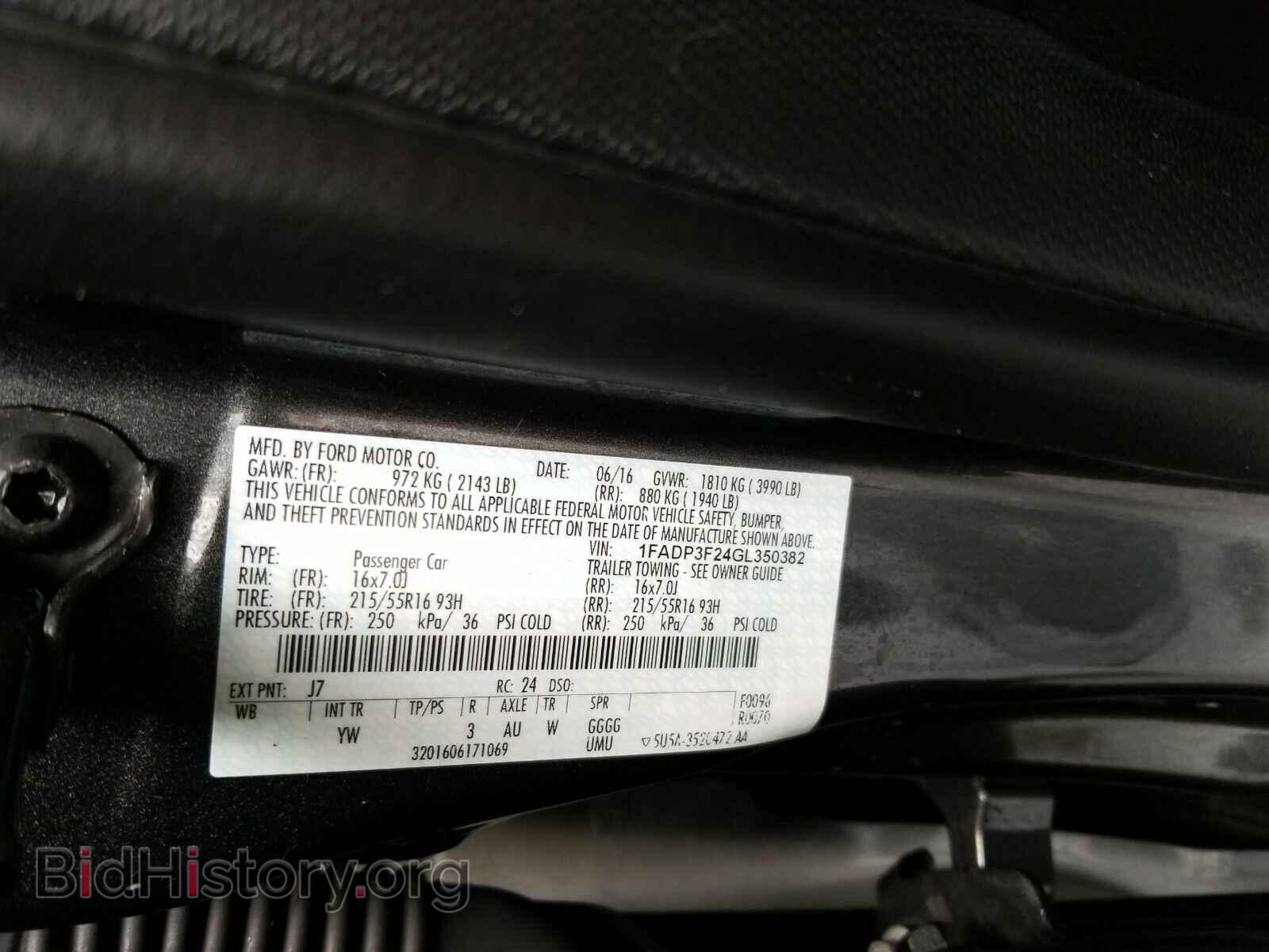 2016 Ford Focus - VIN: 1FADP3F24GL350382 - Photo 6