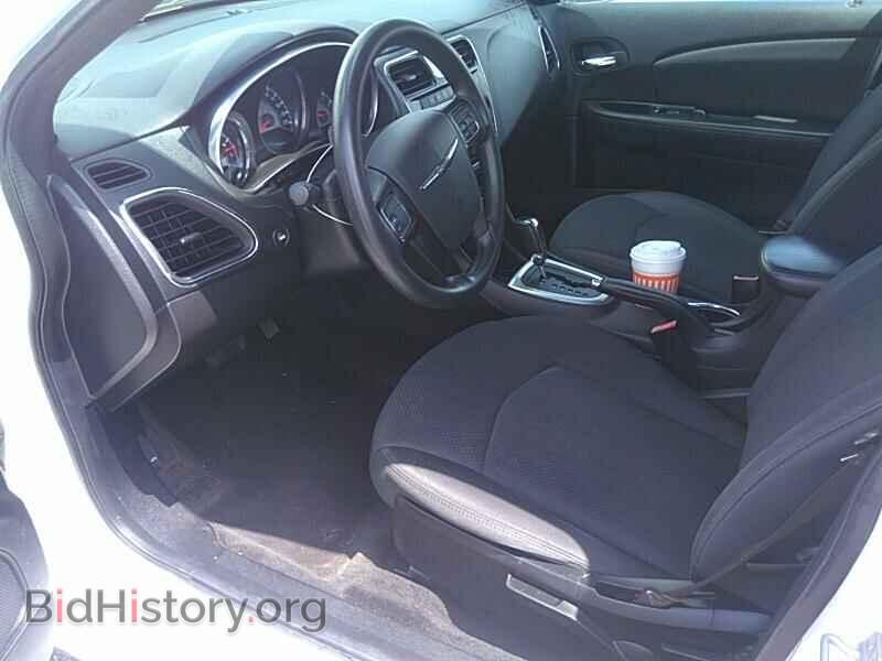 2013 Chrysler 200 - VIN: 1C3CCBAB7DN660274 - Фото 3
