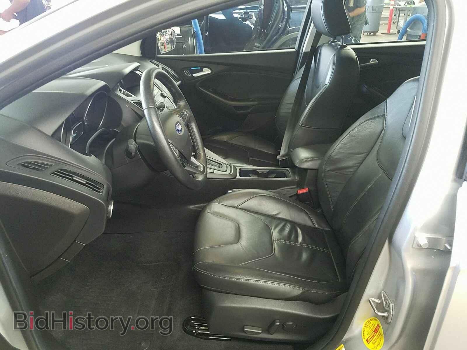 2016 Ford Focus - VIN: 1FADP3F2XGL359278 - Photo 3