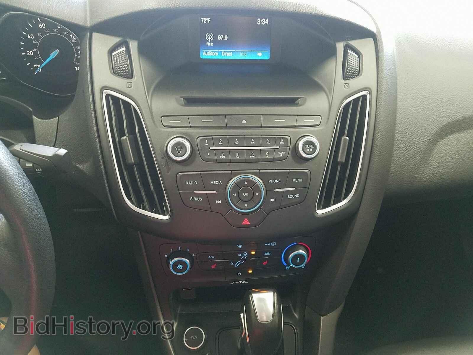 2016 Ford Focus - VIN: 1FADP3F2XGL359278 - Photo 4