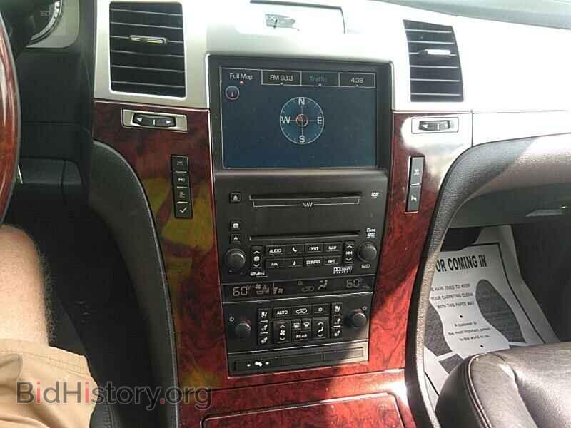 2010 Cadillac Escalade - VIN: 1GYUCAEF4AR136165 - Фото 4