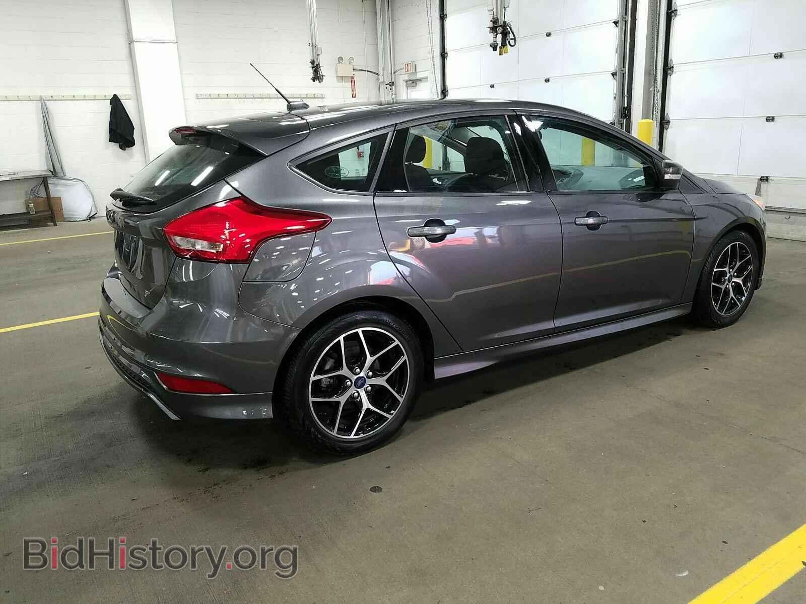 2016 Ford Focus - VIN: 1FADP3K2XGL250258 - Фото 2