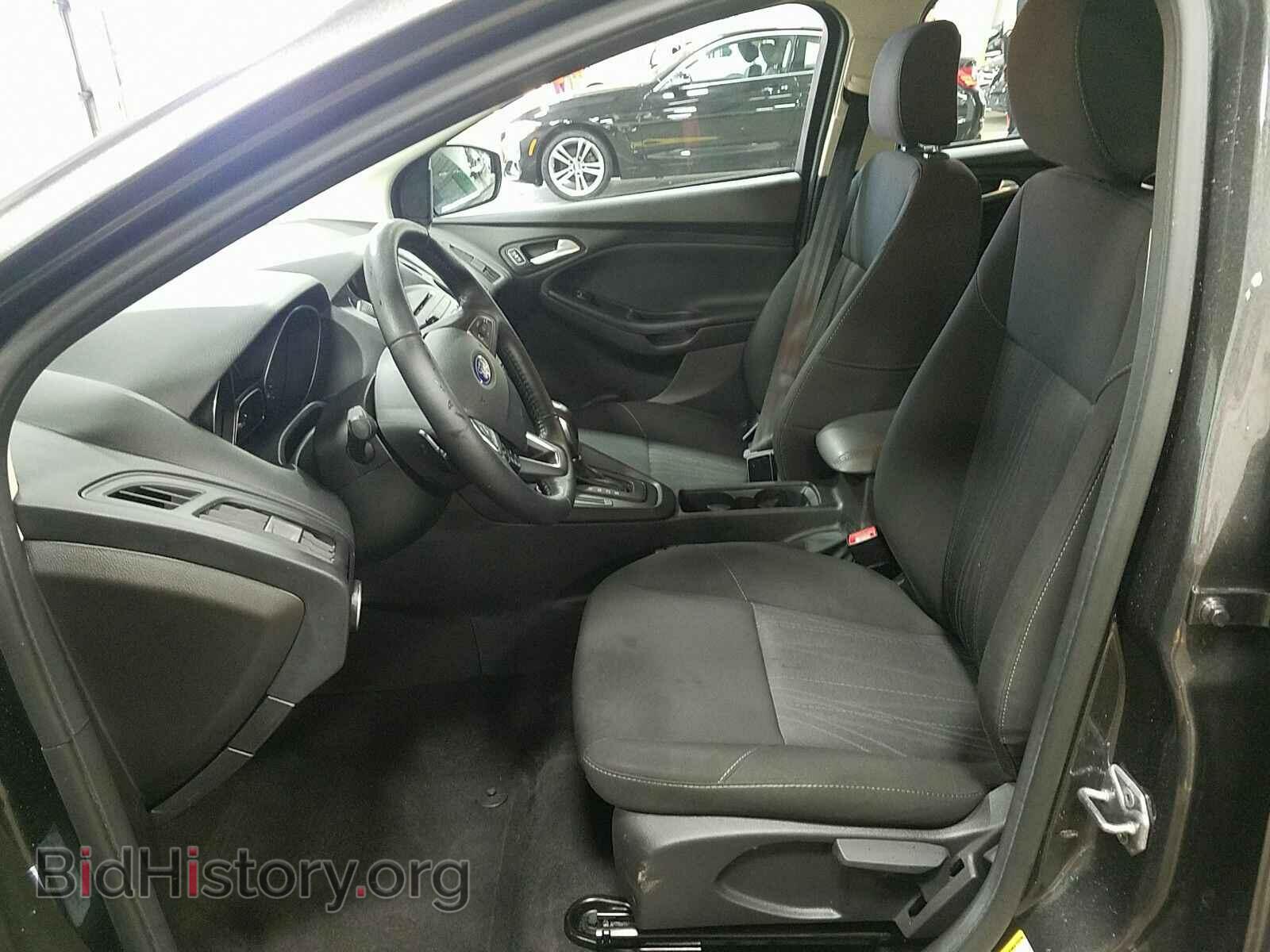 2016 Ford Focus - VIN: 1FADP3K2XGL250258 - Фото 3