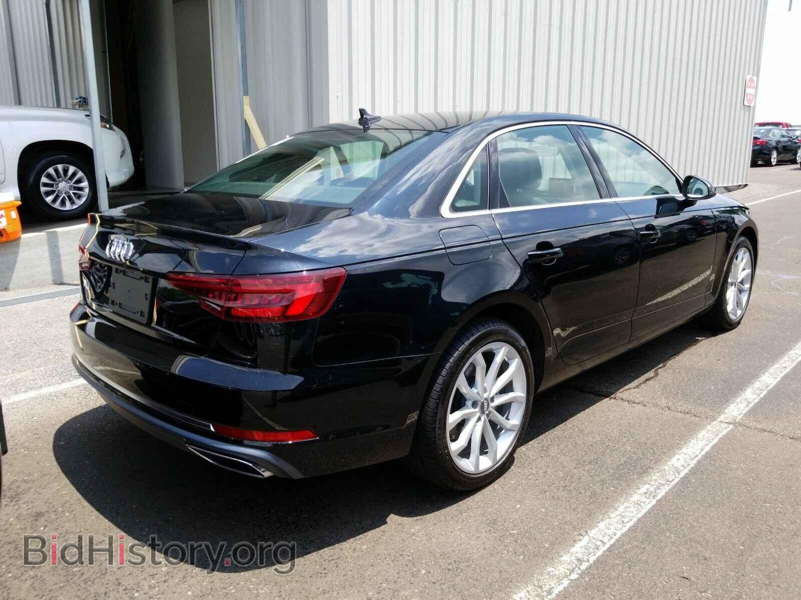 2019 Audi A4 - VIN: WAUGMAF44KN005126 - Фото 2