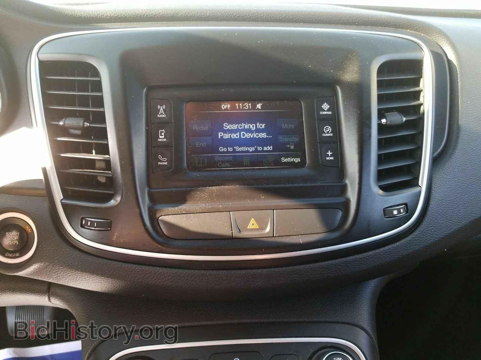 2016 Chrysler 200 - VIN: 1C3CCCAB5GN159698 - Photo 4