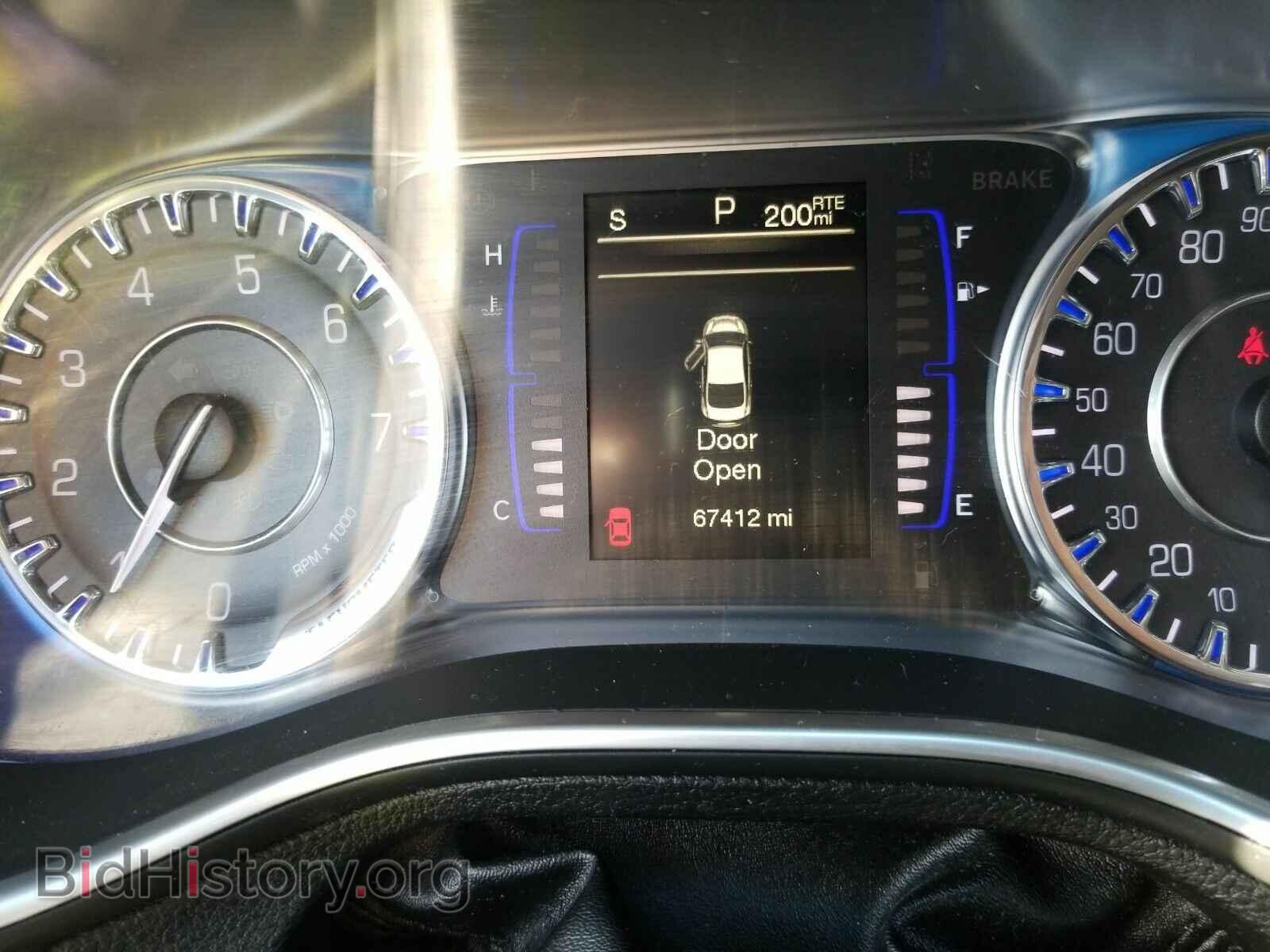 2016 Chrysler 200 - VIN: 1C3CCCAB5GN159698 - Photo 5