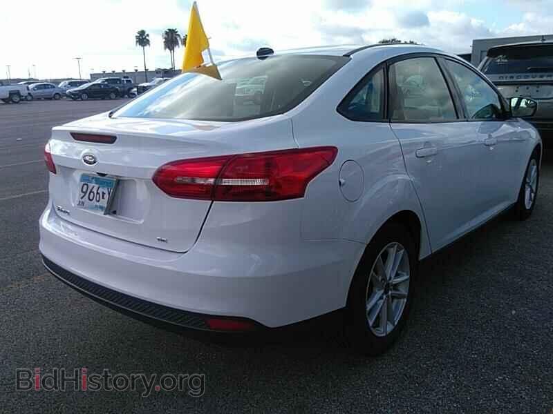 2017 Ford Focus - VIN: 1FADP3F21HL304302 - Фото 2