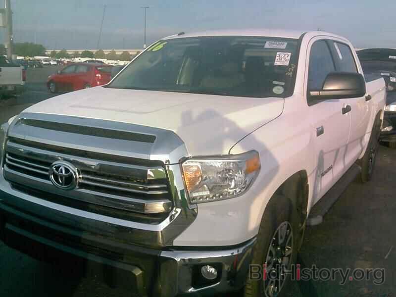 Photo 5TFDW5F11GX517080 - Toyota Tundra 4WD Truck 2016