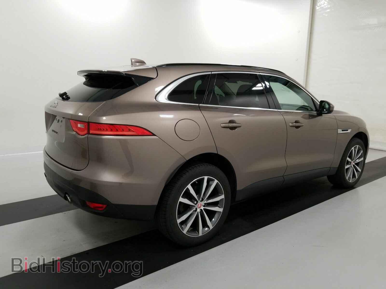 2017 Jaguar F-PACE - VIN: SADCK2BV1HA058348 - Фото 4