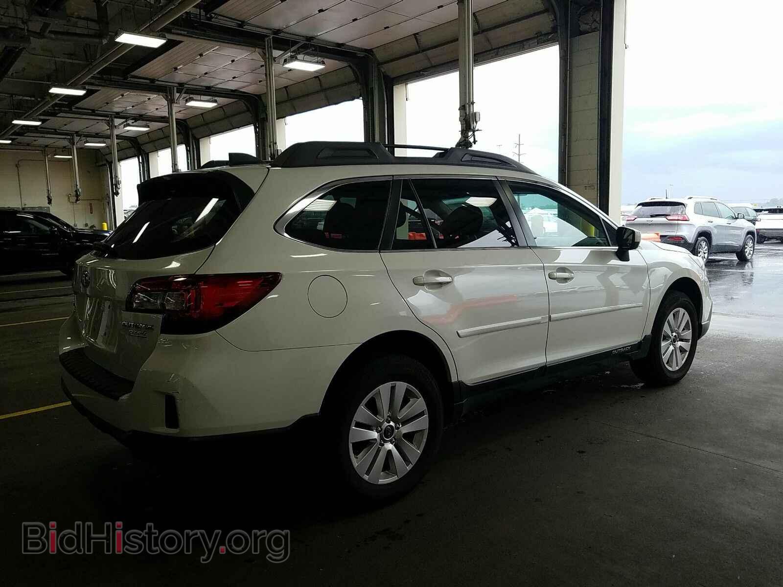 2017 Subaru Outback - VIN: 4S4BSADC2H3225135 - Фото 2