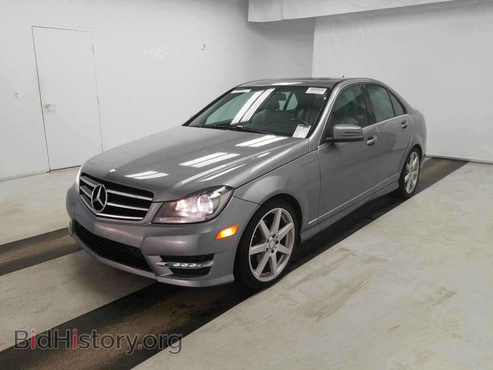 Photo WDDGF4HB2EA924277 - Mercedes-Benz C-Class 2014