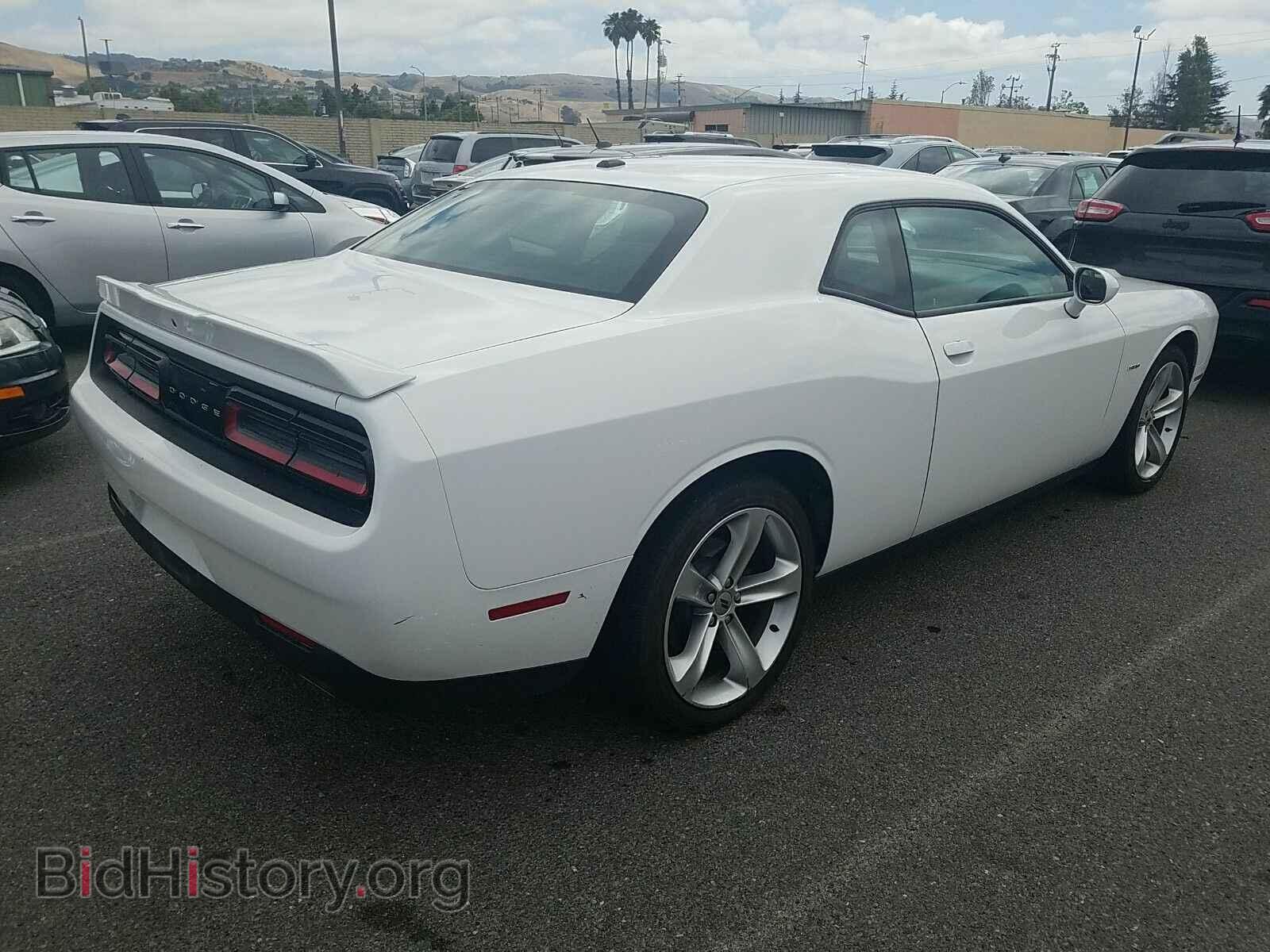 2018 Dodge Challenger - VIN: 2C3CDZBT5JH300647 - Фото 2