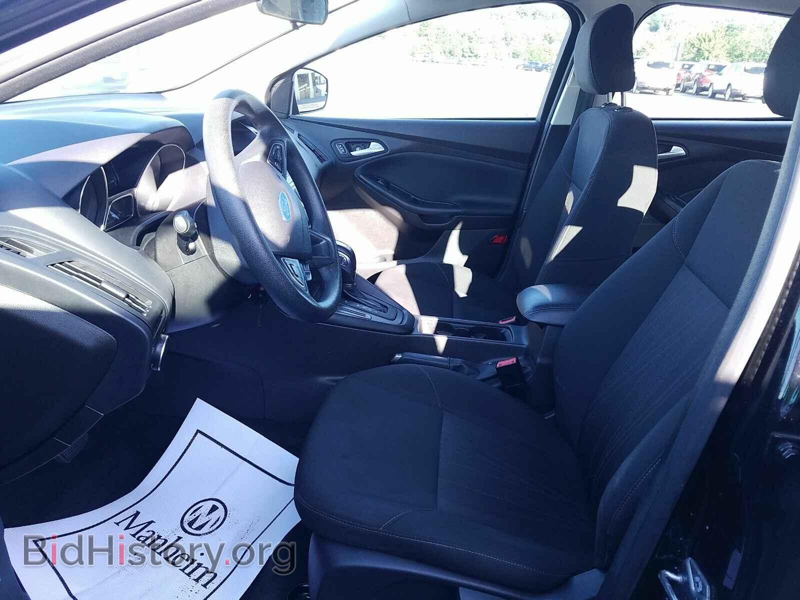 2016 Ford Focus - VIN: 1FADP3F20GL236072 - Photo 3