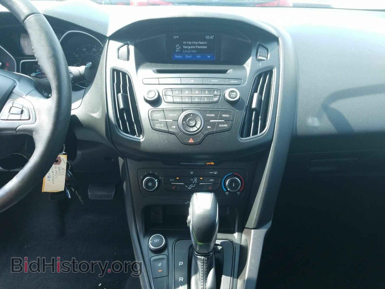 2016 Ford Focus - VIN: 1FADP3F2XGL375657 - Фото 4