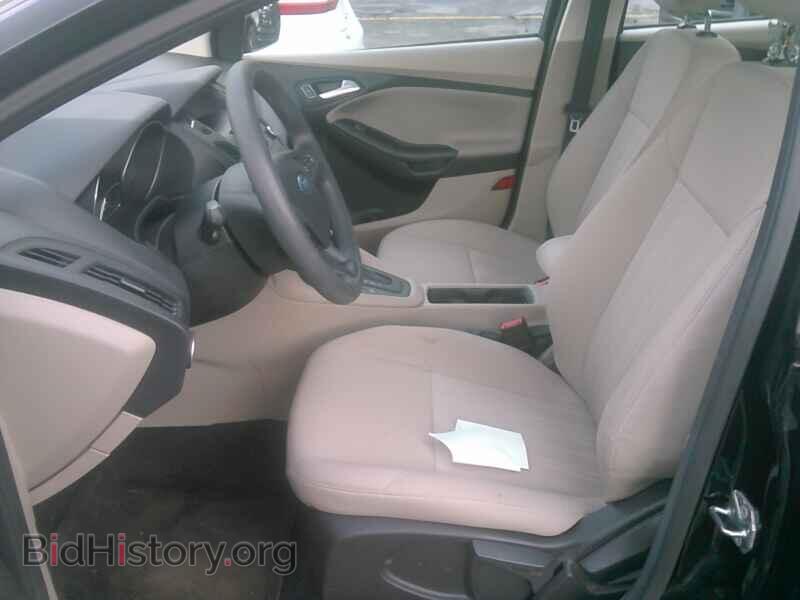 2016 Ford Focus - VIN: 1FADP3F24GL206881 - Photo 3