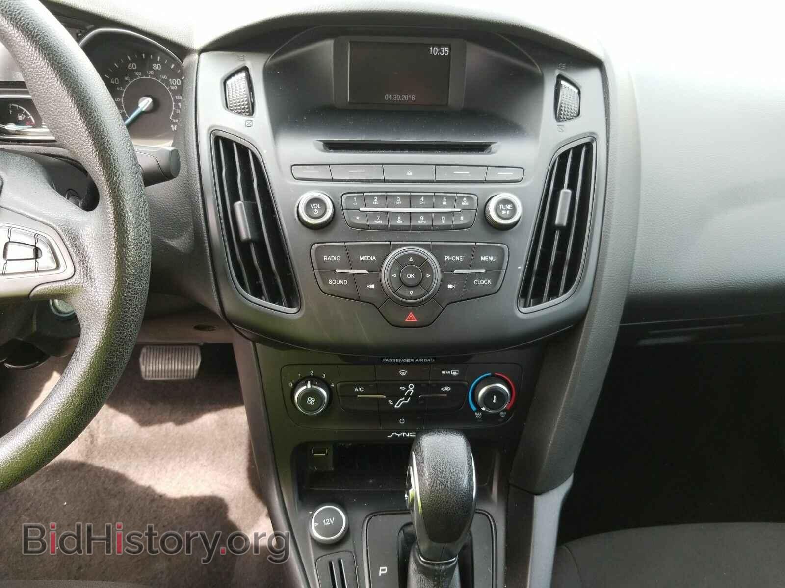 2016 Ford Focus - VIN: 1FADP3E23GL236925 - Фото 4
