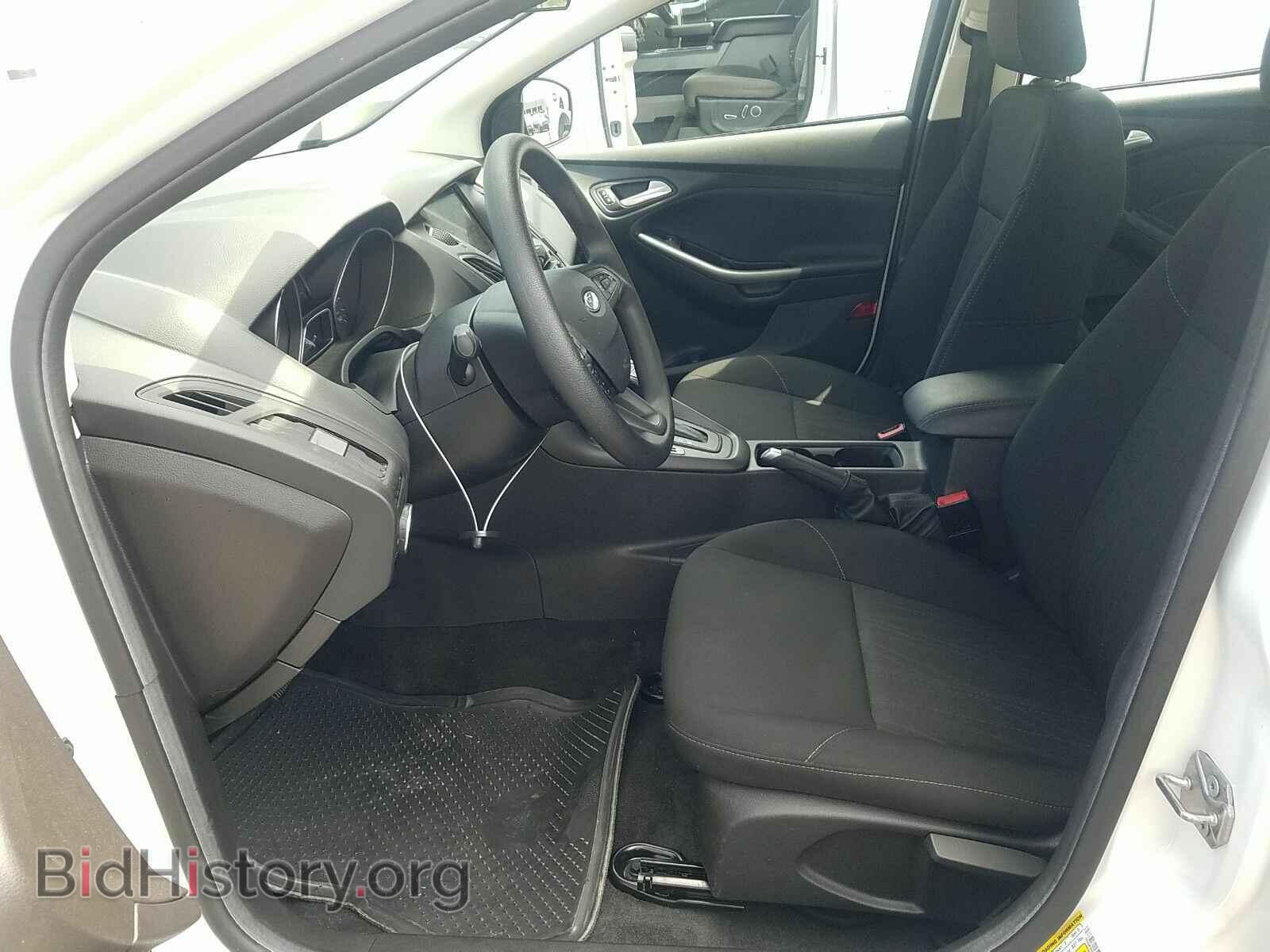 2018 Ford Focus - VIN: 1FADP3H29JL219856 - Фото 3