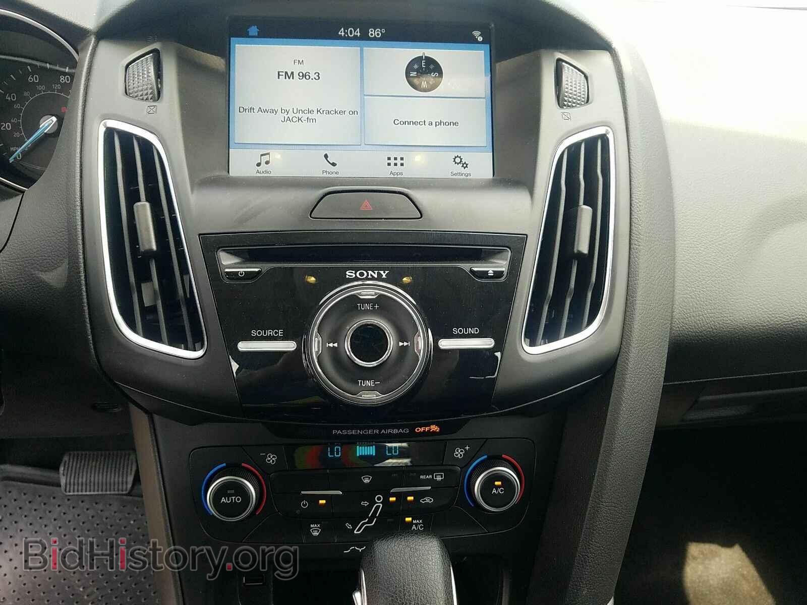 2018 Ford Focus - VIN: 1FADP3H29JL219856 - Фото 4