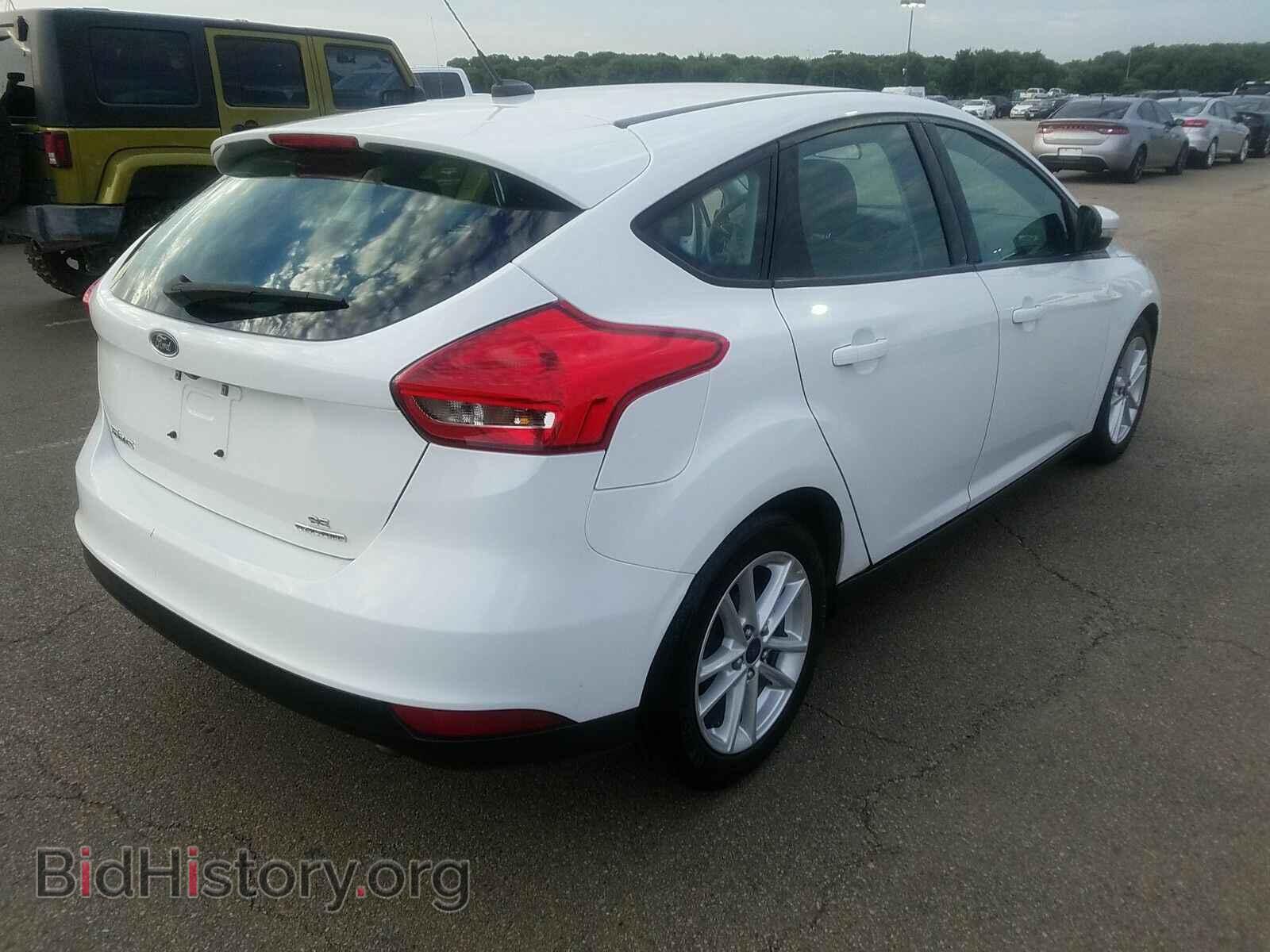 2016 Ford Focus - VIN: 1FADP3K28GL213564 - Photo 2