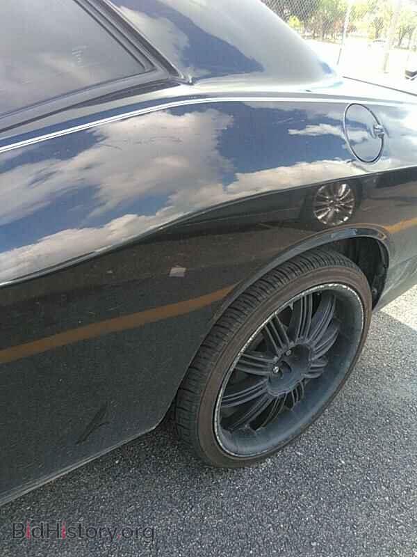 2010 Dodge Challenger - VIN: 2B3CJ4DV1AH323219 - Photo 10