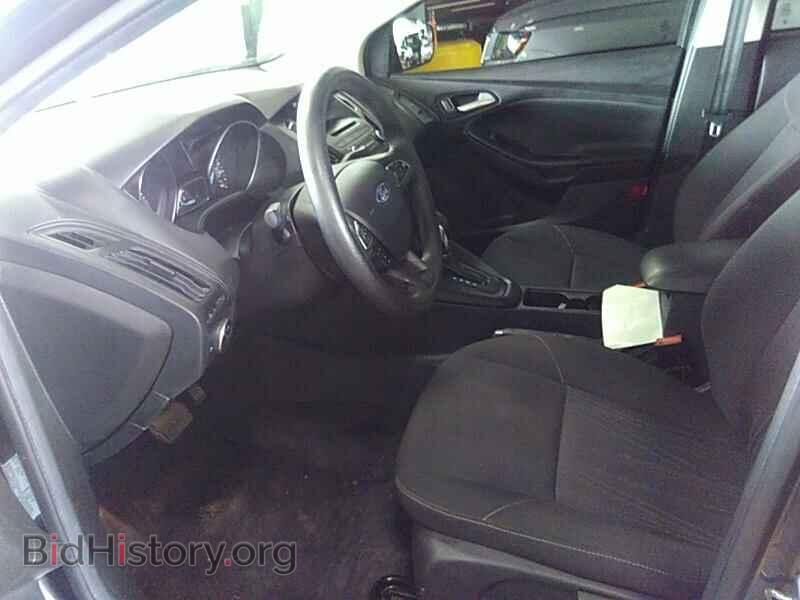 2017 Ford Focus - VIN: 1FADP3K28HL324617 - Фото 3