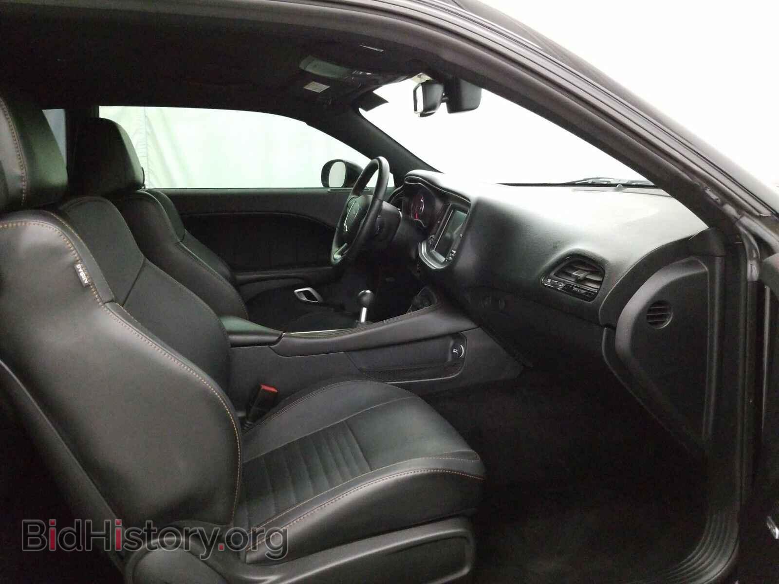 2016 Dodge Challenger - VIN: 2C3CDZBT5GH213551 - Photo 8