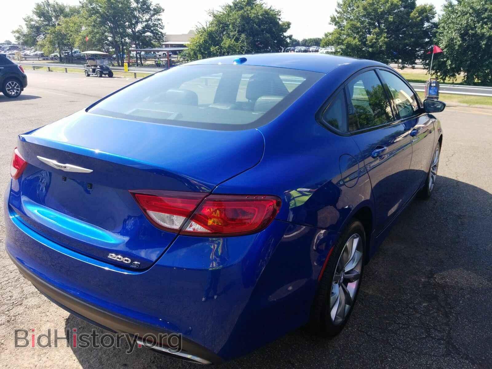 2016 Chrysler 200 - VIN: 1C3CCCBB0GN115462 - Фото 2
