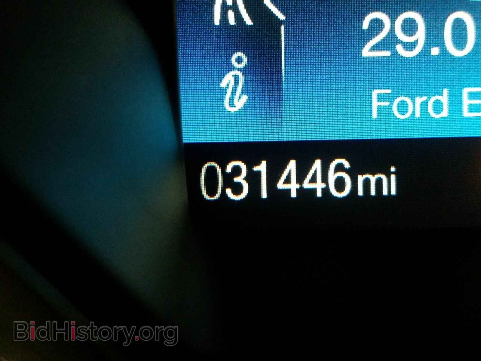 2016 Ford Focus - VIN: 1FADP3F21GL323558 - Photo 5