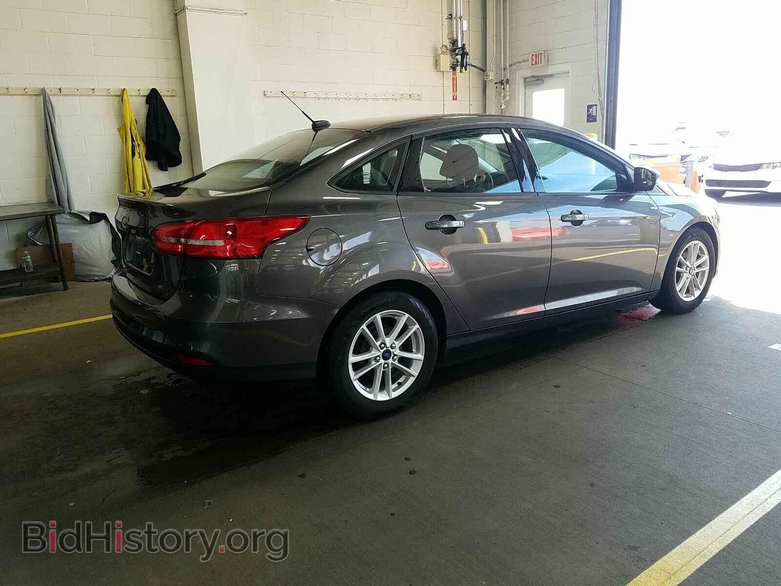 2016 Ford Focus - VIN: 1FADP3F2XGL240808 - Photo 2
