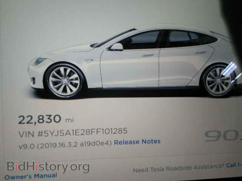 2015 Tesla Model S - VIN: 5YJSA1E28FF101285 - Photo 5