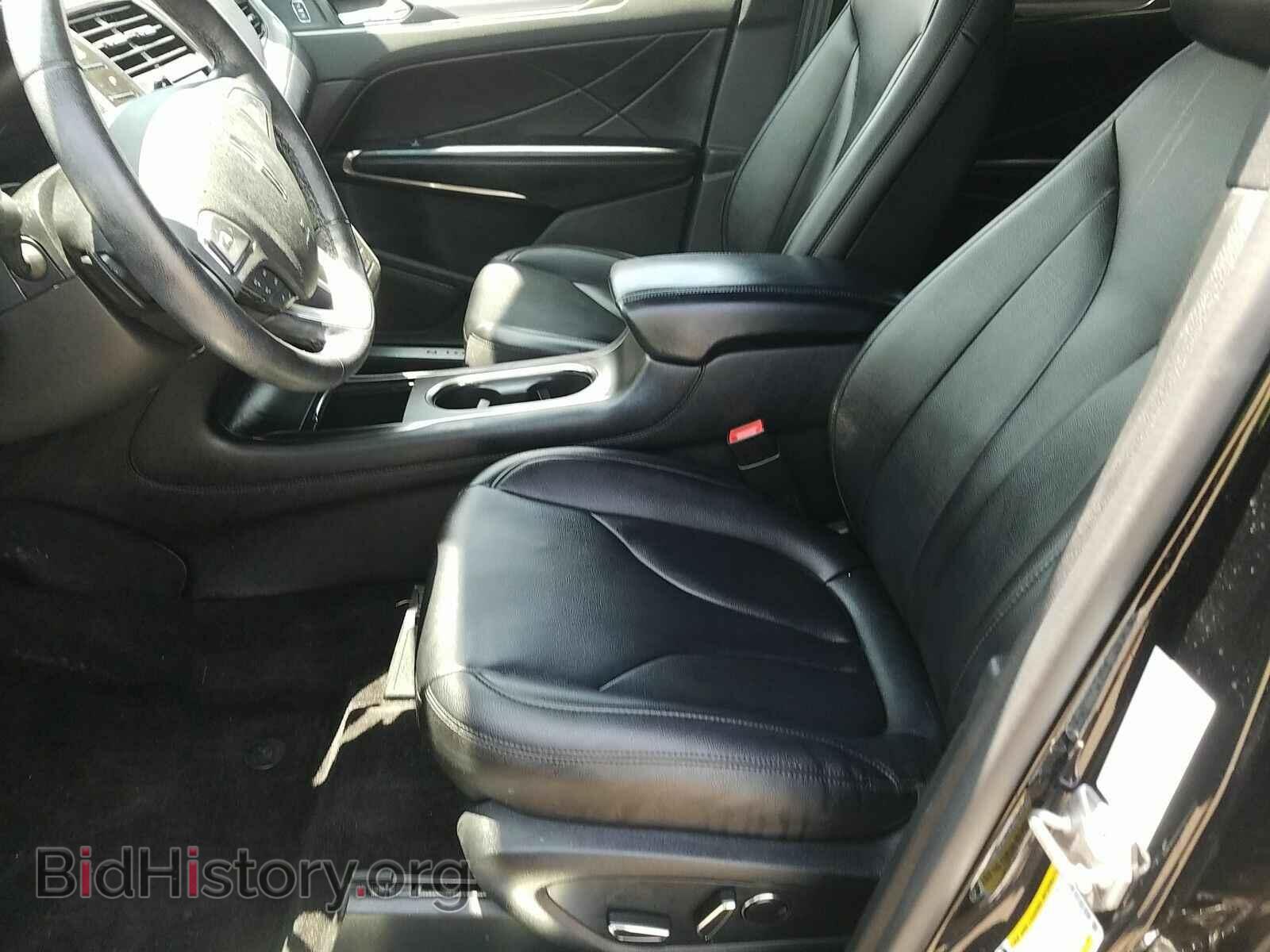 2017 Lincoln MKC - VIN: 5LMCJ1C96HUL03677 - Фото 3