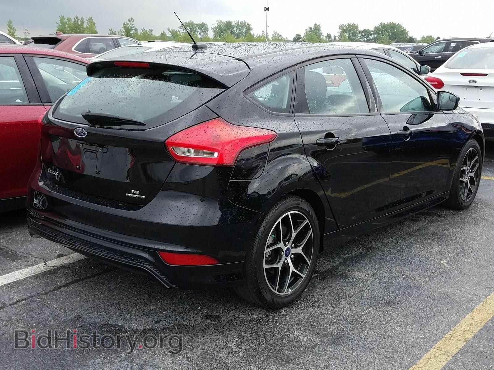 2016 Ford Focus - VIN: 1FADP3K28GL207747 - Photo 2