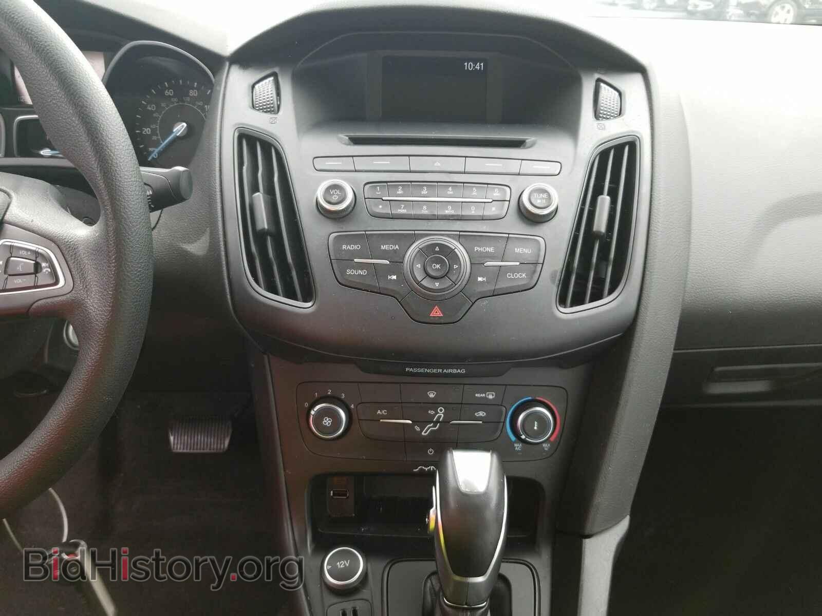 2016 Ford Focus - VIN: 1FADP3F24GL296887 - Фото 4