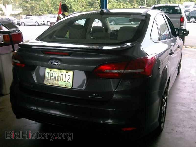 2015 Ford Focus - VIN: 1FADP3F20FL352869 - Фото 2