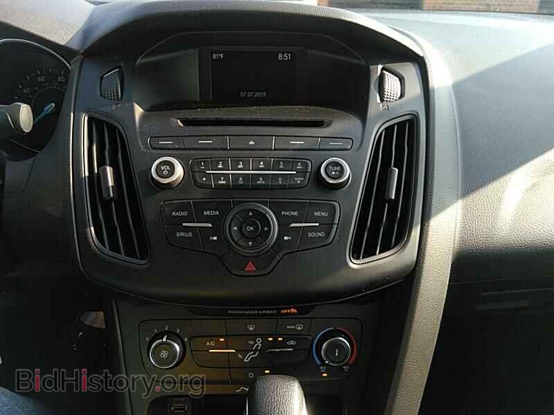2017 Ford Focus - VIN: 1FADP3F26HL300357 - Фото 4