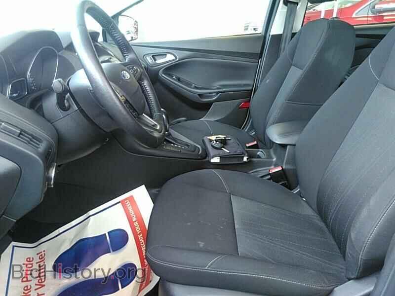 2016 Ford Focus - VIN: 1FADP3K29GL252406 - Photo 3