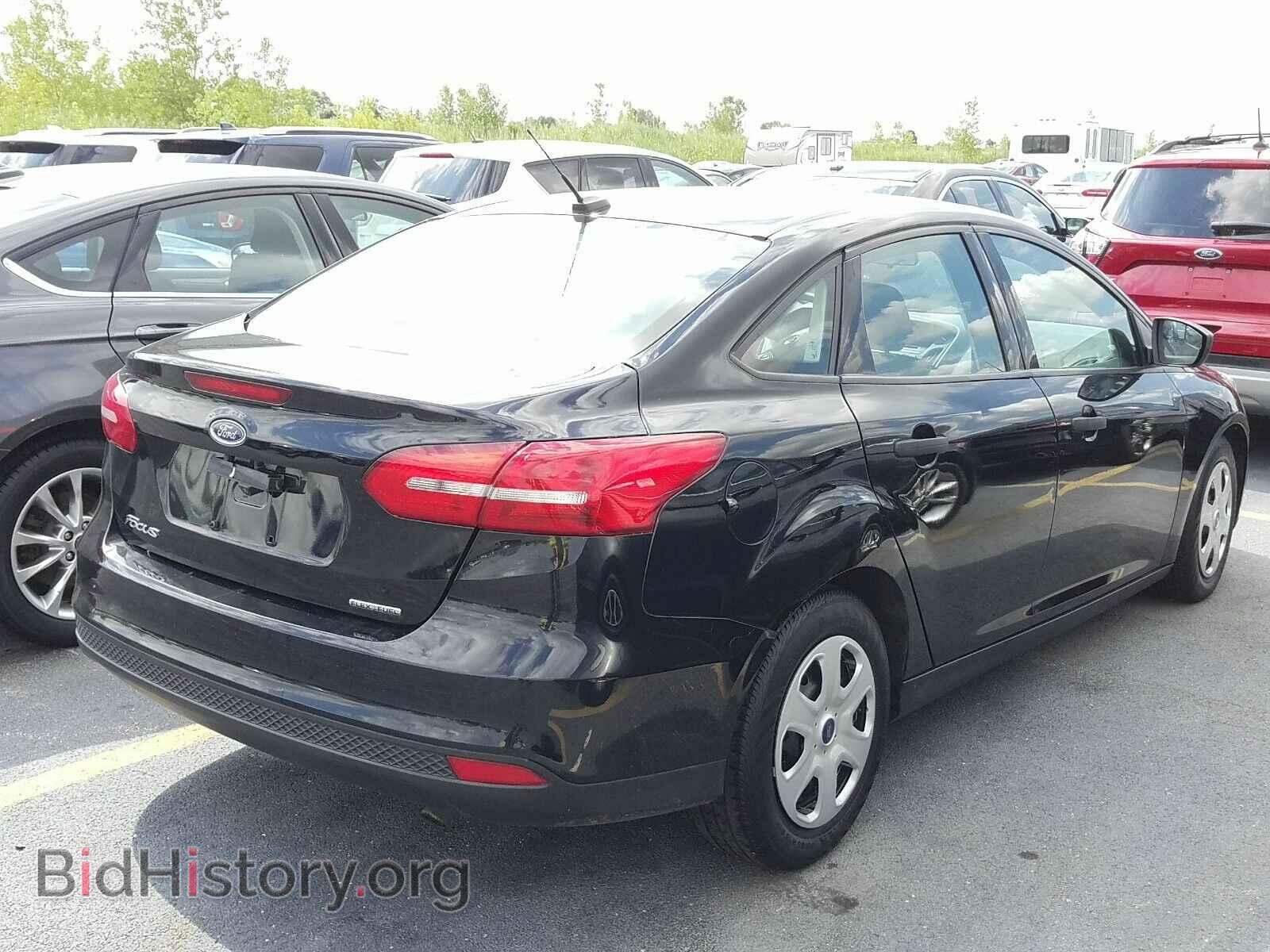 2016 Ford Focus - VIN: 1FADP3E27GL357666 - Фото 2