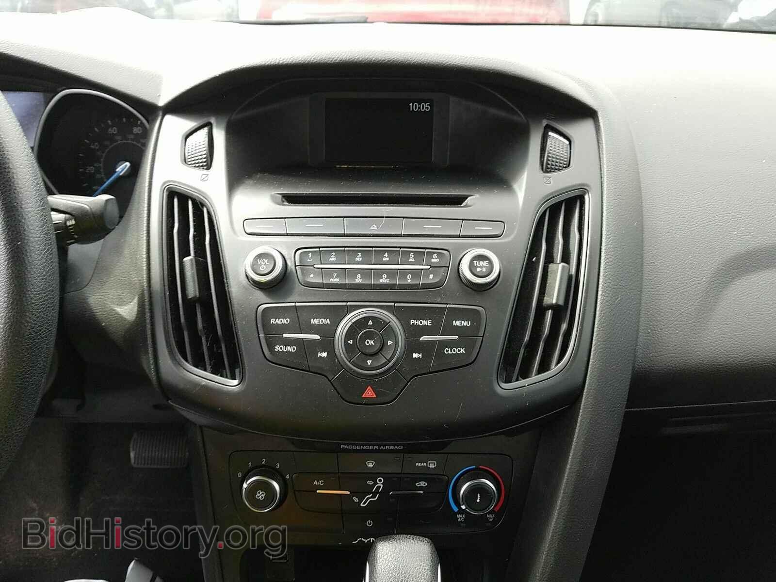 2016 Ford Focus - VIN: 1FADP3E27GL357666 - Фото 4