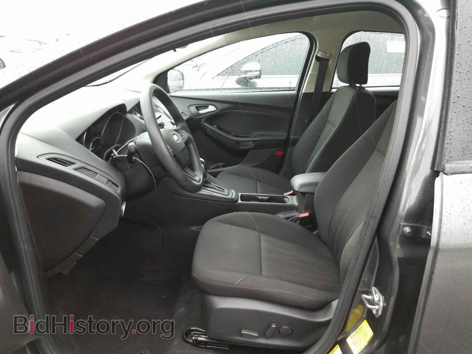 2016 Ford Focus - VIN: 1FADP3K25GL336299 - Photo 3