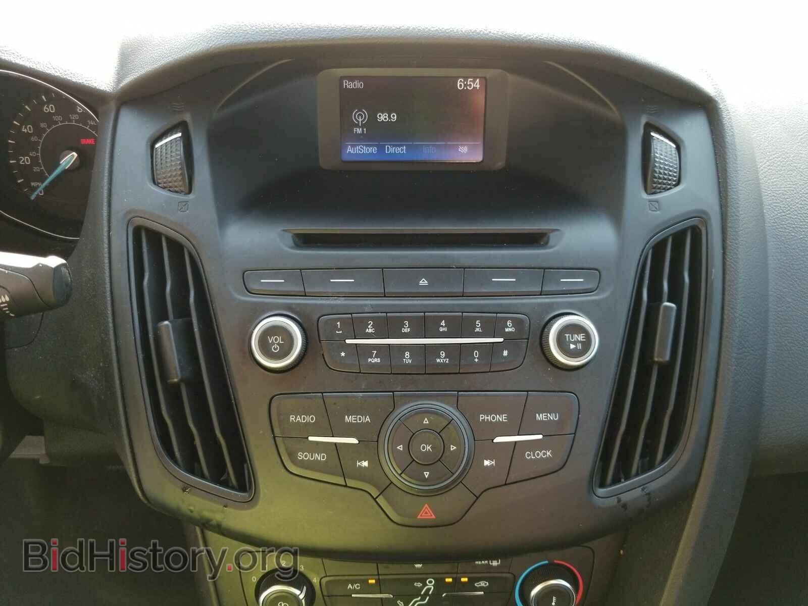 2017 Ford Focus - VIN: 1FADP3E23HL322706 - Фото 4