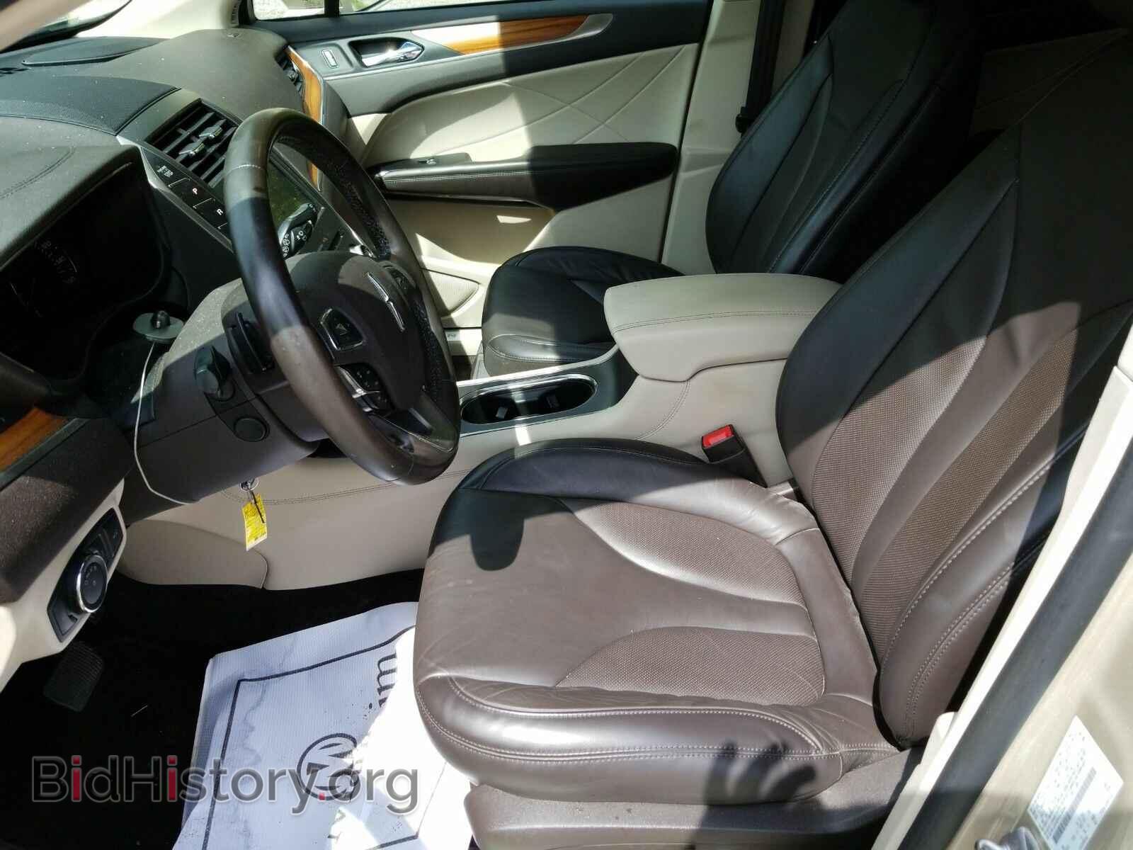 2017 Lincoln MKC - VIN: 5LMCJ2C93HUL22242 - Photo 3