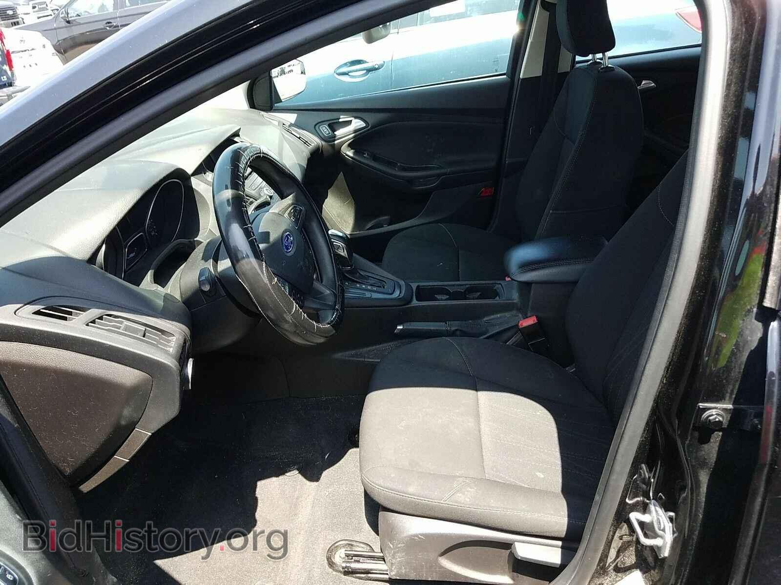2016 Ford Focus - VIN: 1FADP3K21GL289983 - Photo 3