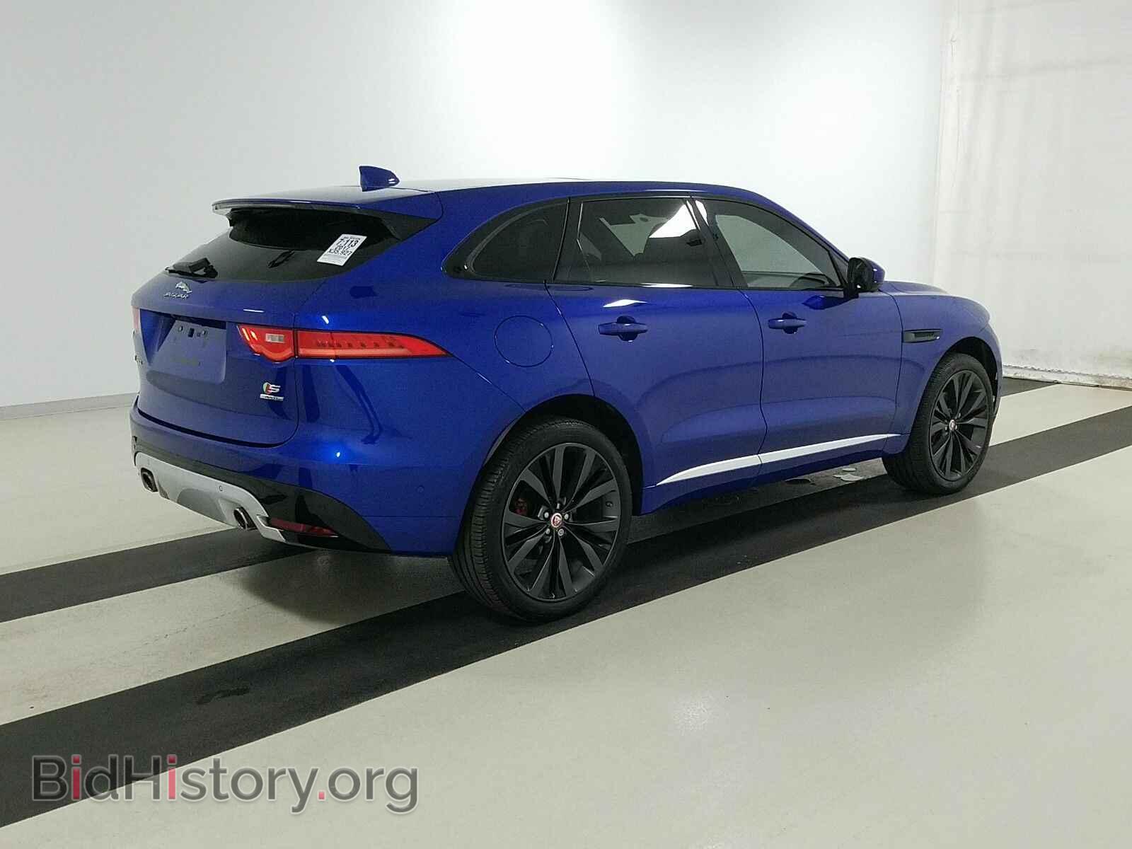 2017 Jaguar F-PACE - VIN: SADCP2BV2HA053810 - Photo 4