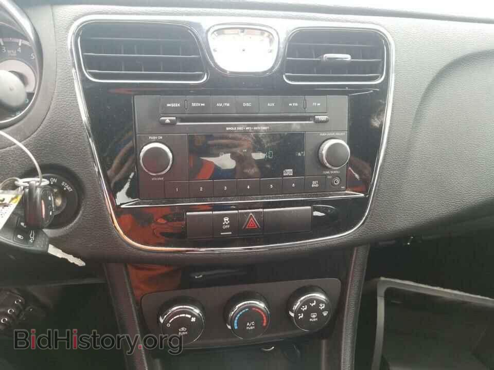 2013 Chrysler 200 - VIN: 1C3CCBAB2DN761805 - Фото 4