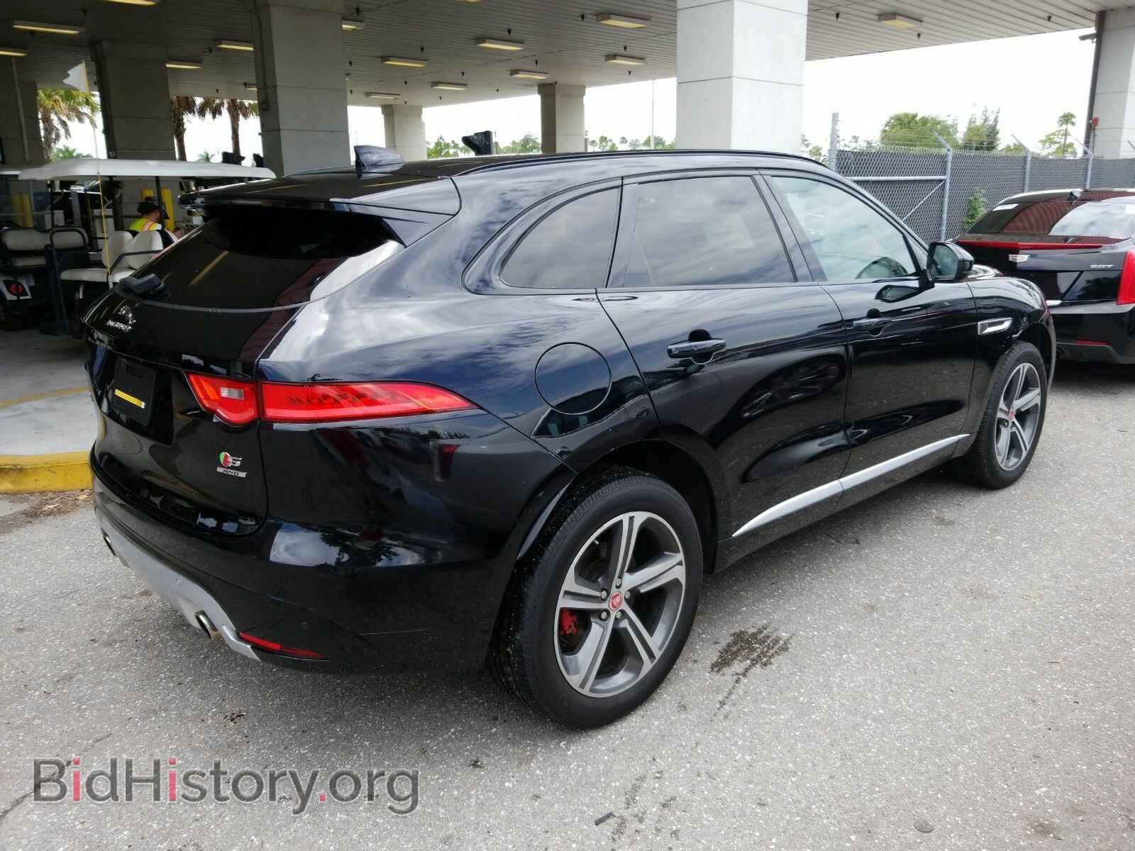 2018 Jaguar F-PACE - VIN: SADCM2FV2JA297384 - Фото 2